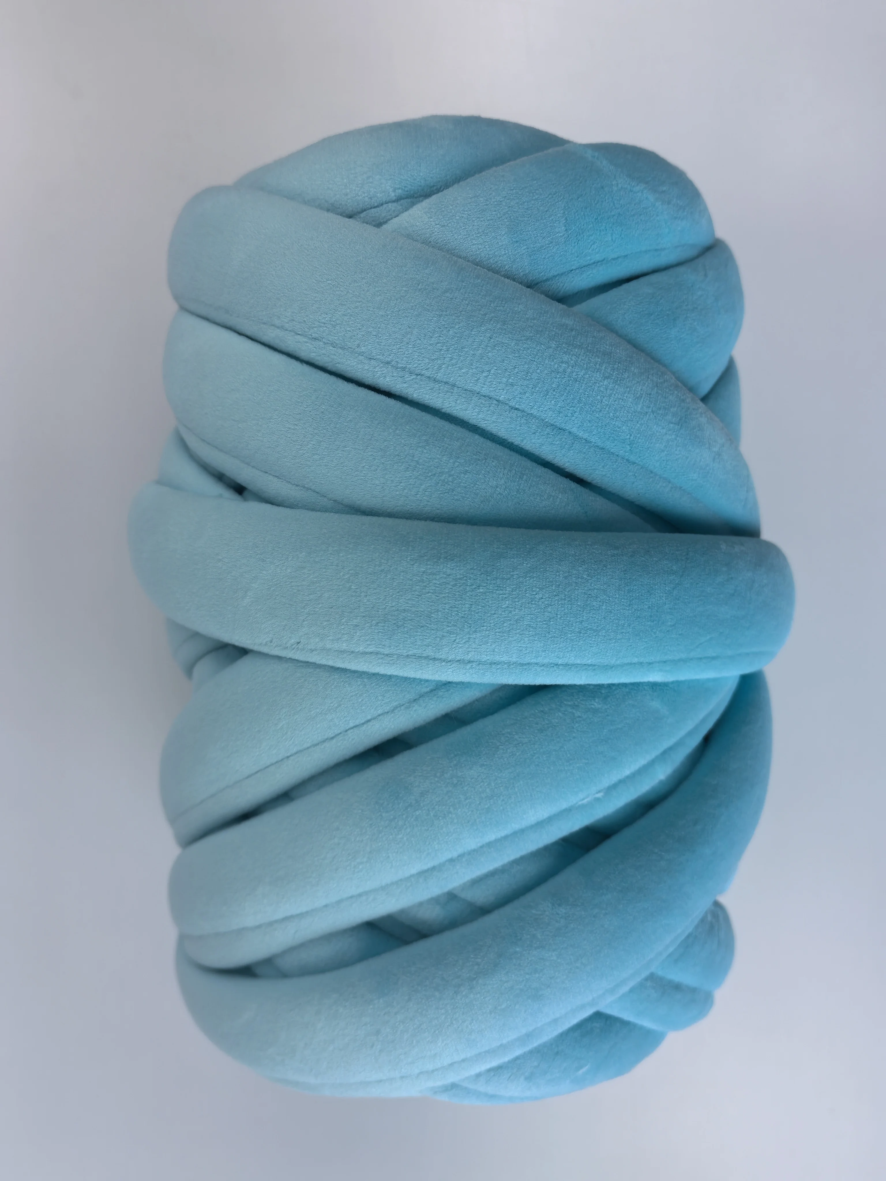 Best Medium Thick Chunky Yarn for Arm Knitting,Soft Giant Tube Yarn， Bulky Cristal Fleece Knitting Yarn for DIY Throw Blanket, Pet Bed, Pillow, Cushion and Handbags.